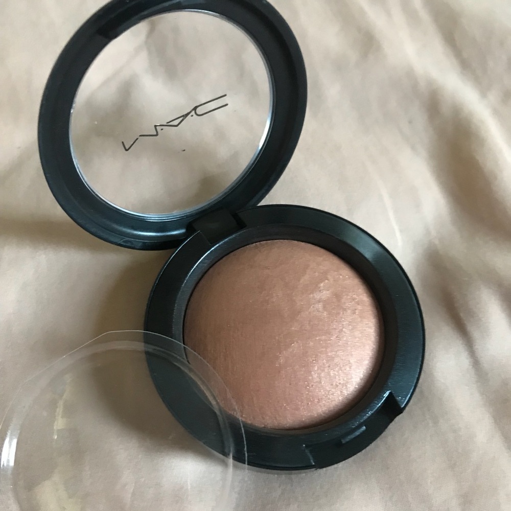 MAC Mineralize Blush in Alpine Bronze